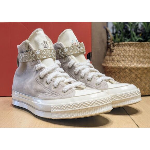 Converse Chuck 70 Cat Inspired Velvet High Top Unisex Sneakers W8 M6 NIB - Picture 1 of 14
